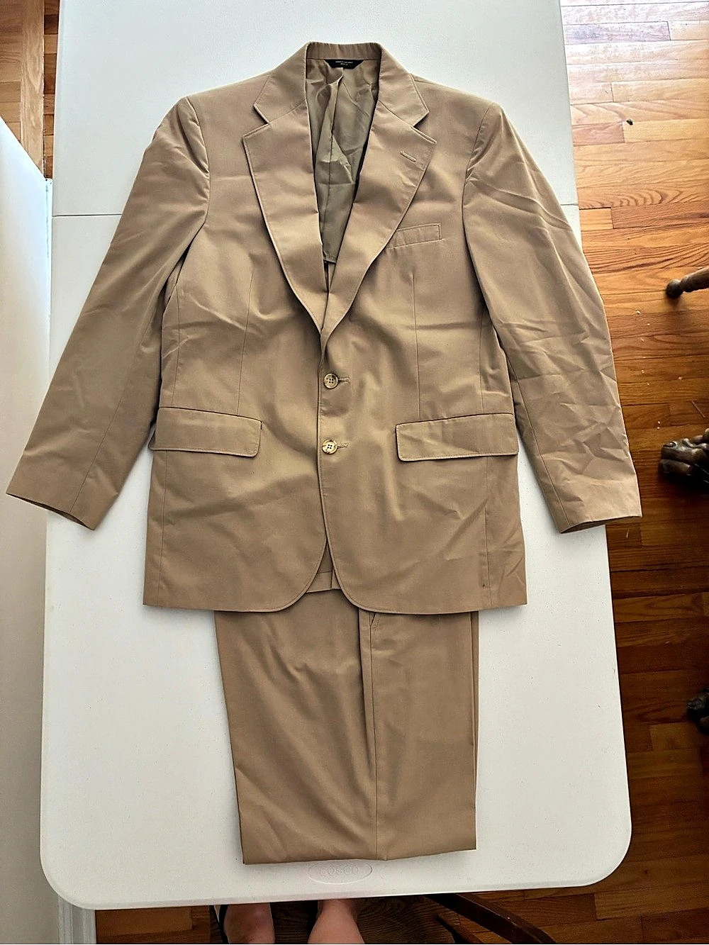 Men's Suit in Brown Like New